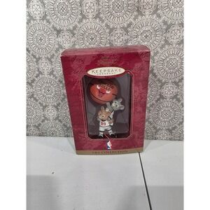 Hallmark Keepsake Ornament 1999 NBA Chicago Bulls Mice‎ Basketball Christmas